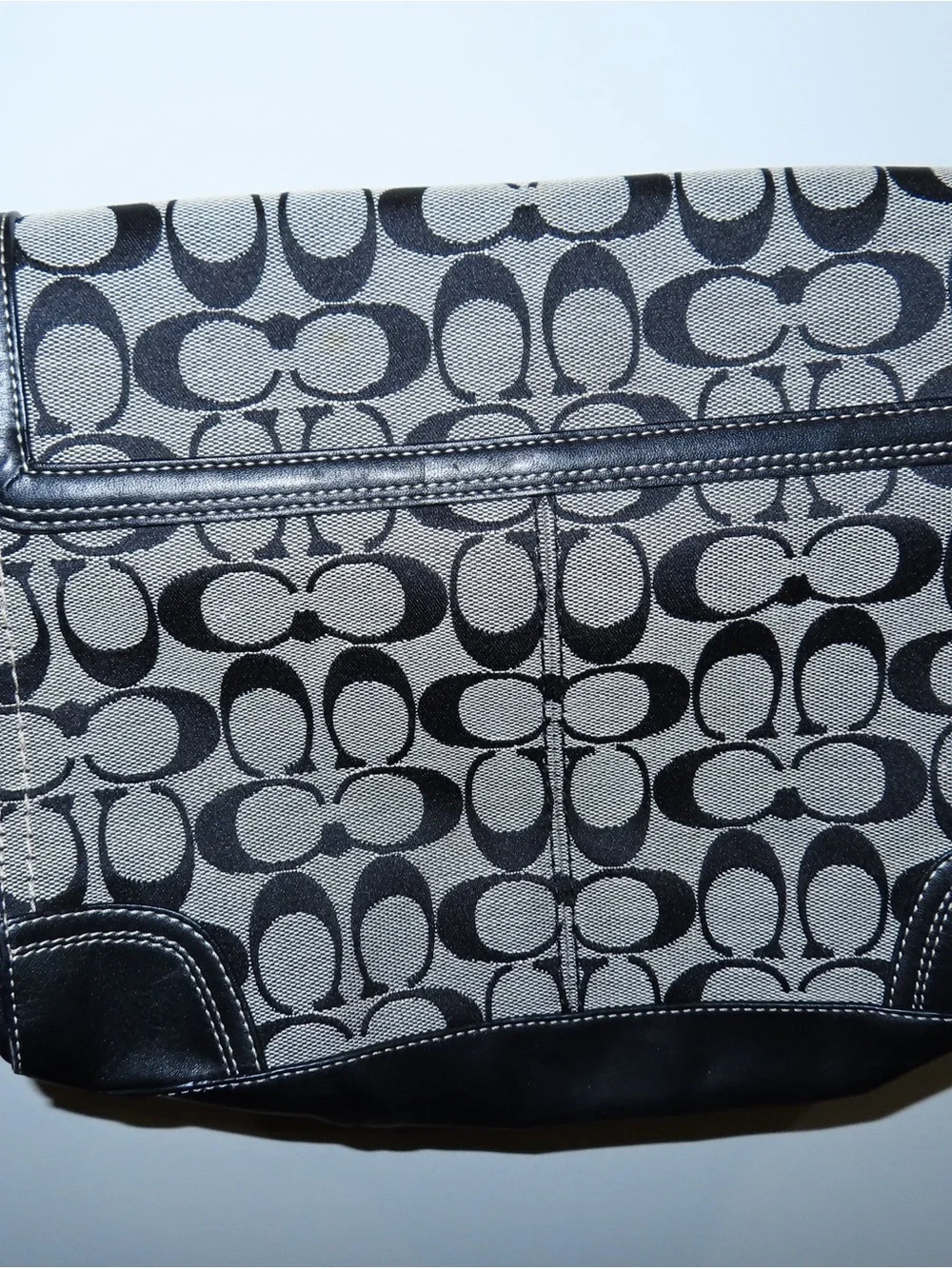Coach classic signature